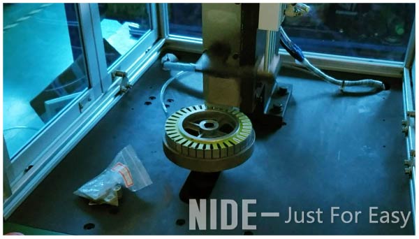 Balancing-car-motor-stator-paper-inserting-machine