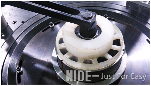 BLDC Stator Insulation Paper Inserting Machine92.jpg