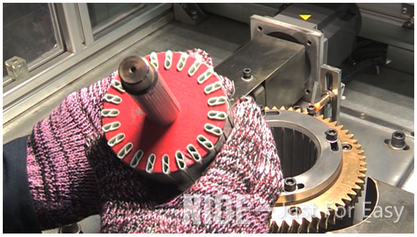 starter rotor insulation paper inserting machine.jpg
